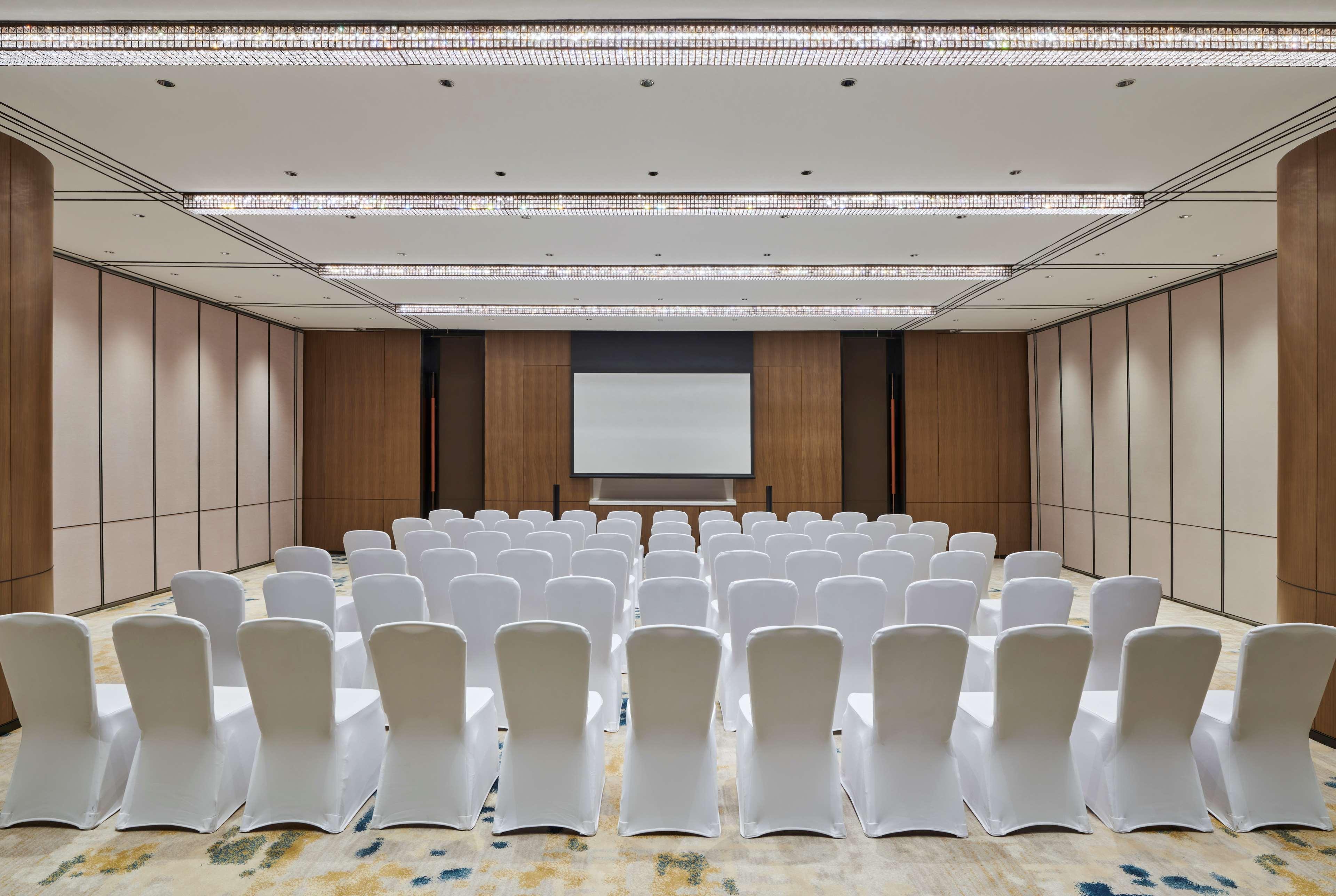 Hilton Changsha Riverside Exterior photo